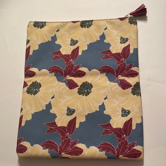 Rachel Pally-  Clutch - Reversible - Picture 2 of 7